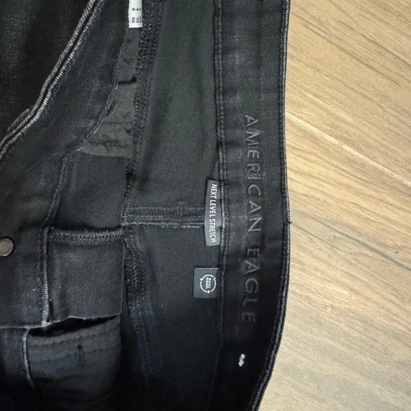 American Eagle Size 8 Distressed Black Denim Shorts - Picture 6 of 7